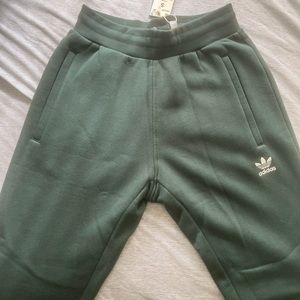 Adidas essential pants small
